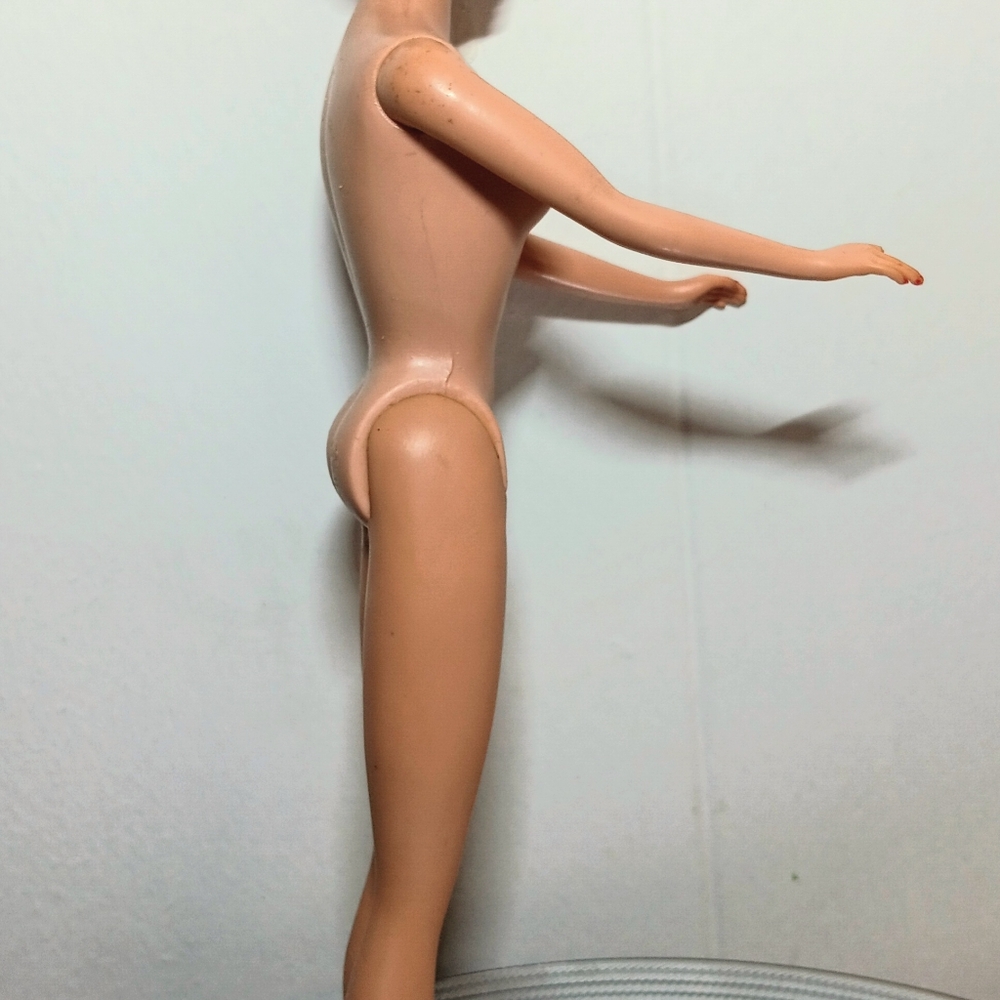 1961 Bubble Cut Blond Titian? Barbie Case Clothes Accessories Missing Finger - Picture 4 of 11